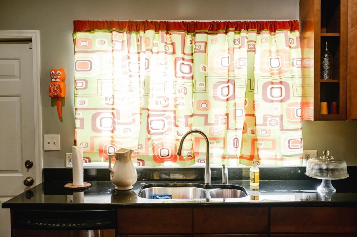 Retro-inspired Content House In Patterson Park Holiday home